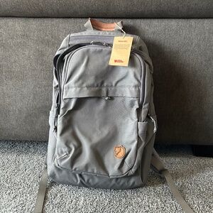 NWT Fjallraven Raven 20 L Backpack